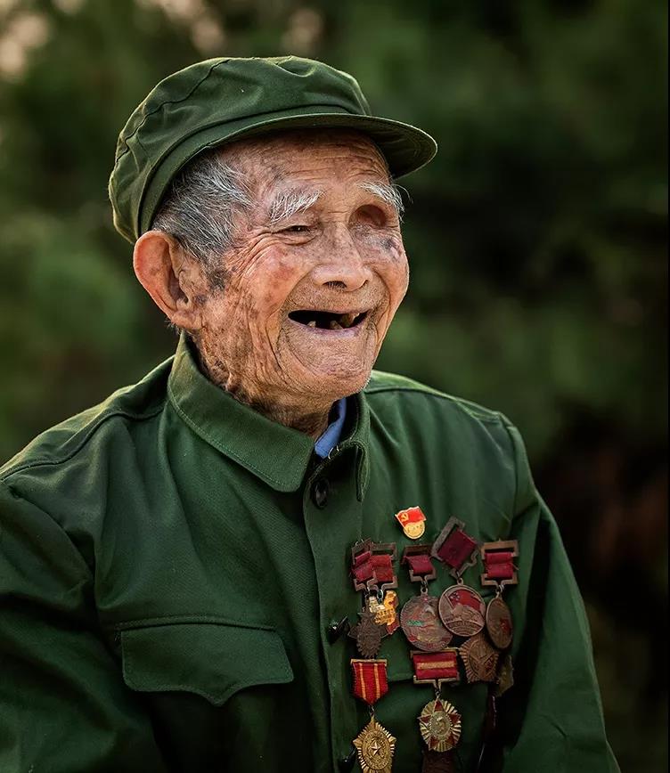 百岁老兵陈训杨：盛光与萤火