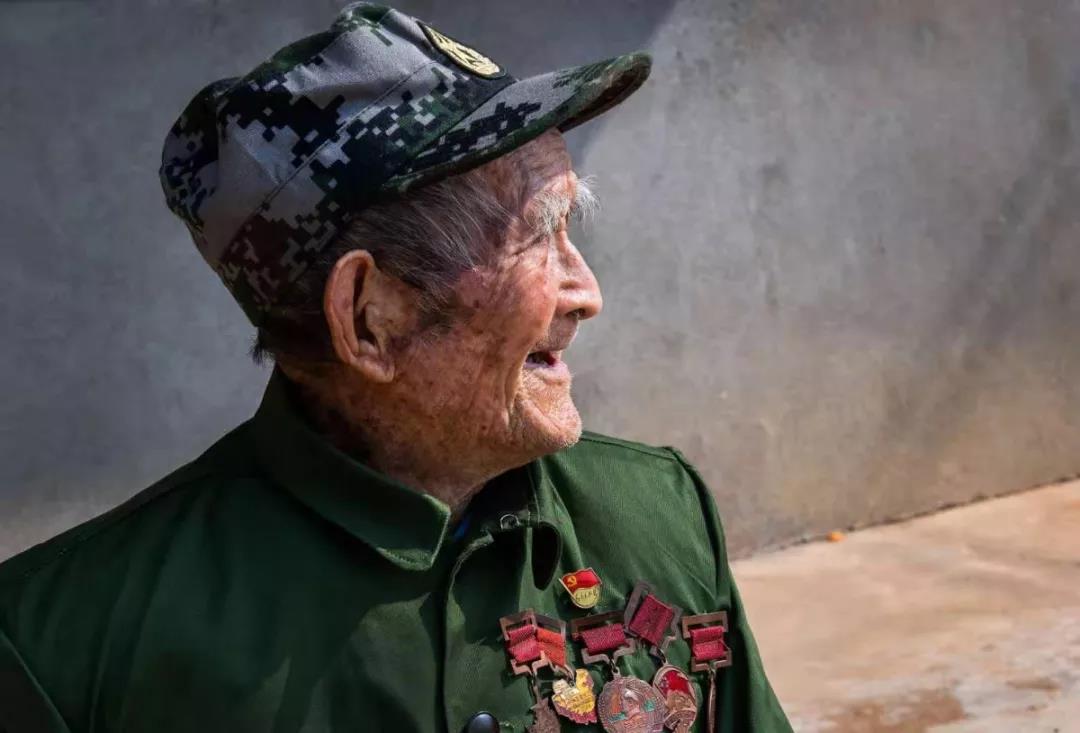 百岁老兵陈训杨：盛光与萤火
