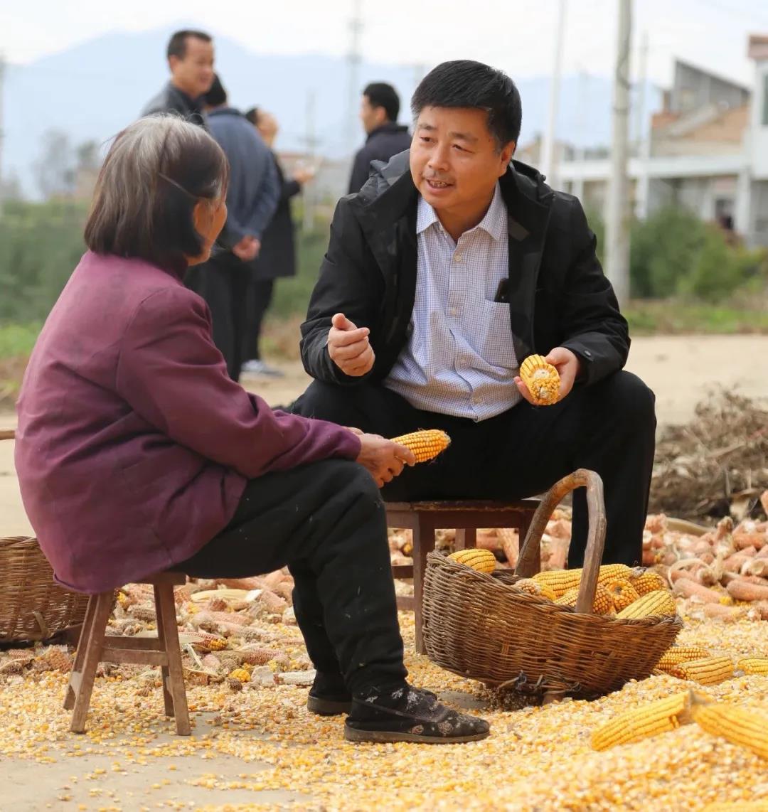 央广军事短评丨自主择业军转干部：戎装虽解，军魂犹在，岁月流逝，本色不改