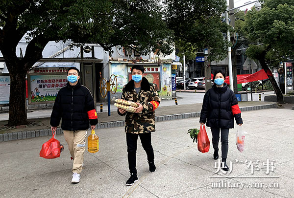 许诺：从火场英雄到社区书记，90后退伍兵的人生突击