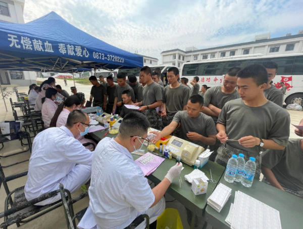 开远&#32;|&#32;驻地部队官兵参与无偿献血