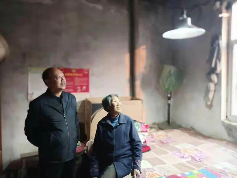 中国退役军人丨庆祝建党100周年特别节目《忠诚》第九集：《郭万里 ：笔墨深情，为党讴歌》