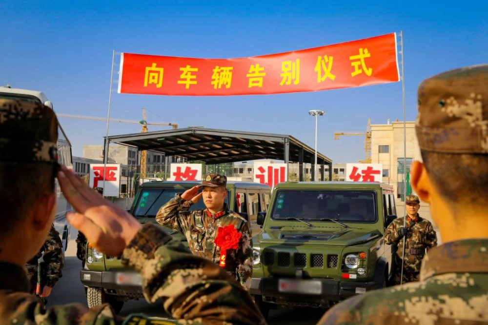 退伍老兵的最后坚守：卸下肩章 却没有卸下责任