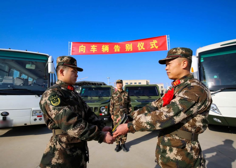 退伍老兵的最后坚守：卸下肩章 却没有卸下责任