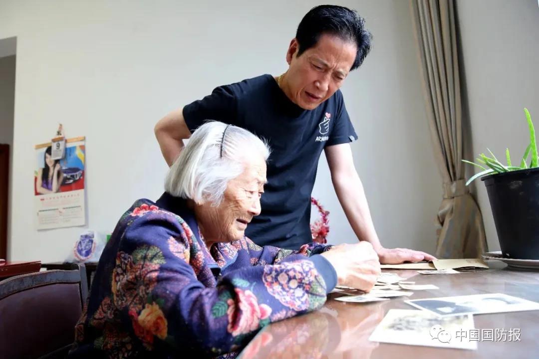 江苏省苏州市相城区军地为九旬老兵圆梦
找回“丢失”四十二年的老兵身份-