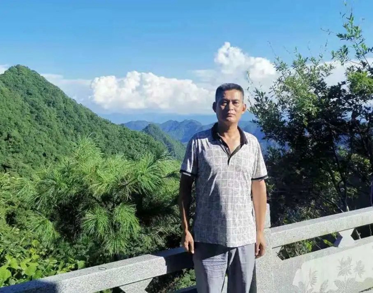平凡岗位上发出耀眼的光！同事战友追忆梅华明泪满巾