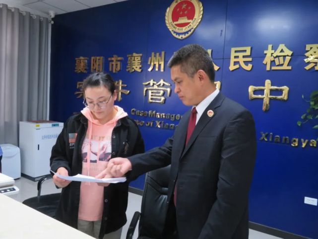 平凡岗位上发出耀眼的光！同事战友追忆梅华明泪满巾