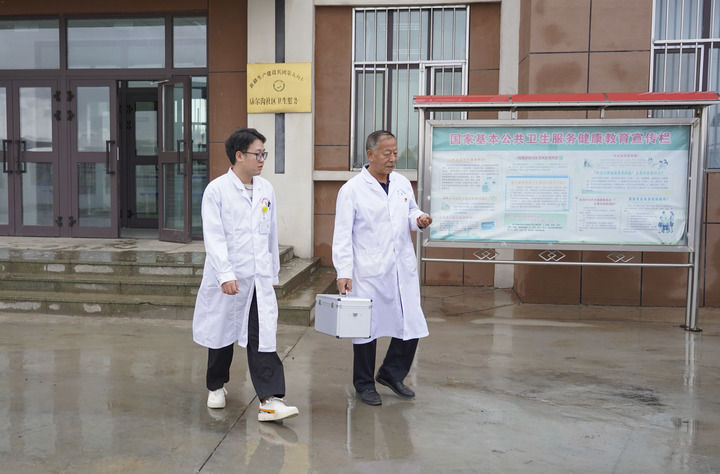 行医边疆爱无疆——记坚守深山牧区37载的“健康守护人”李琳