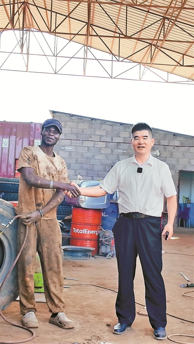60天发布600多条视频 涨粉十几万成为网红 退役老兵用流量撬动非洲市场