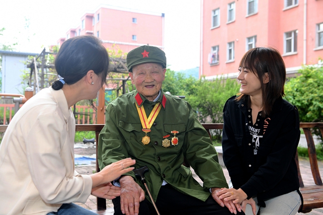 纪念中国人民抗日战争暨世界反法西斯战争胜利80周年·寻访老兵足迹主题宣传活动展播（一）|  抗战老兵任瑞连：在战火中架起通讯“生命线”